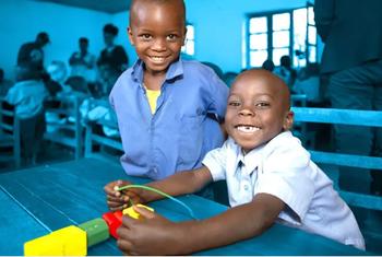Watoto katika moja ya shule zinazofadhiliwa na UNICEF nchini Burundi