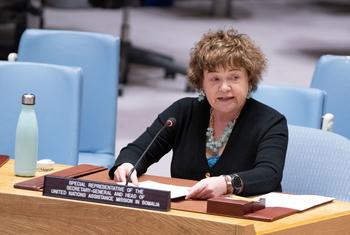 Catriona Laing, Mwakilishi Maalum wa Katibu Mkuu wa Umoja wa Mataifa nchini Somalia na Mkuu wa Ujumbe wa Misaada wa Umoja wa Mataifa nchini Somalia akihutubia katika kikao cha Baraza la Usalama kuhusu hali ya nchi hiyo. (Maktaba)