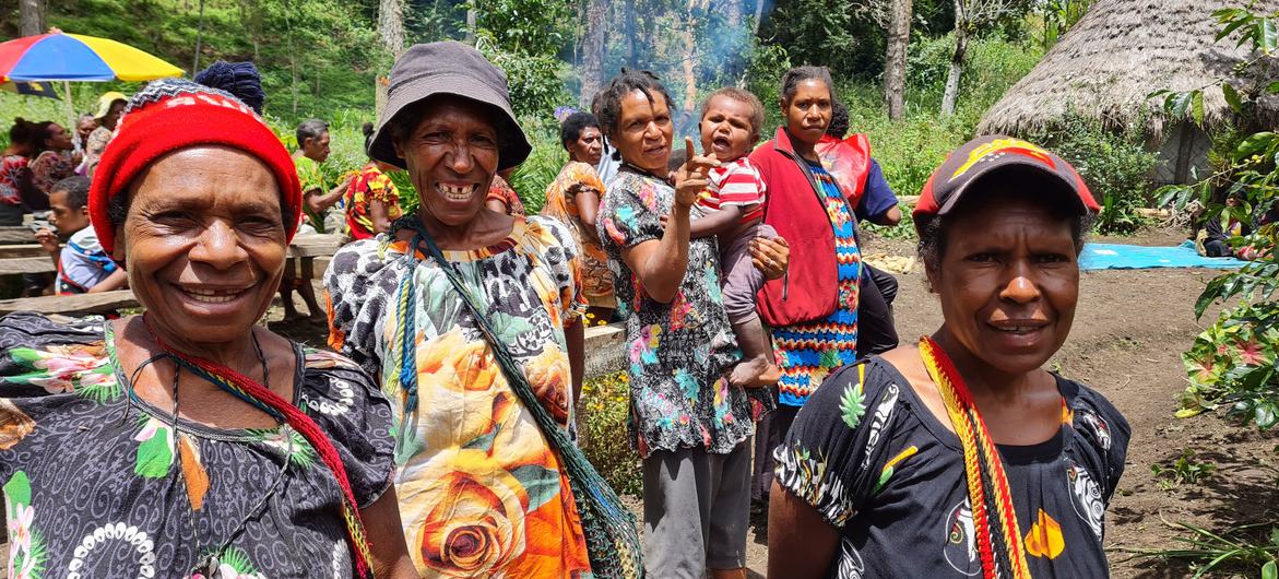 南希·哈姆拉医生（Nancy Hamura）在巴布亚新几内亚东部高地的农村地区开设了一家妇女诊所。