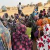 苏丹达尔富尔爆发暴力事件后，苏丹难民抵达乍得。