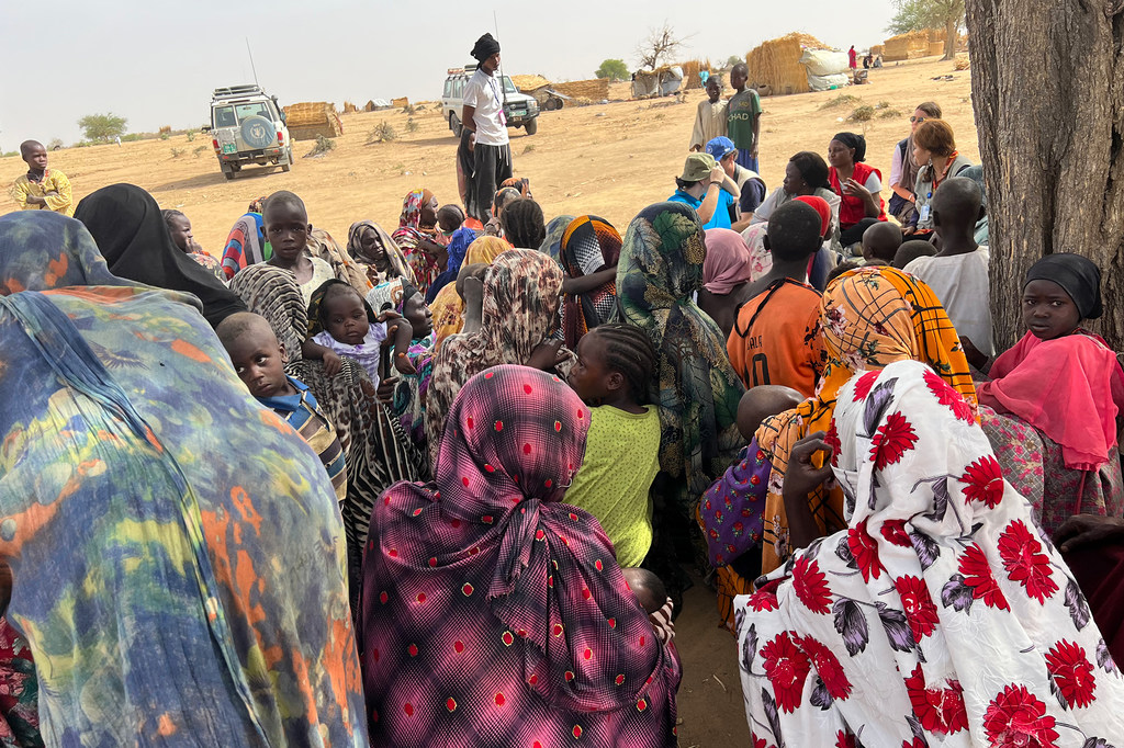 Des réfugiés soudanais arrivent au Tchad à la suite d'une flambée de violence au Darfour, au Soudan.