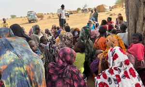 Sudanese refugees arrive in Chad following an outbreak of violence in Darfur, Sudan.