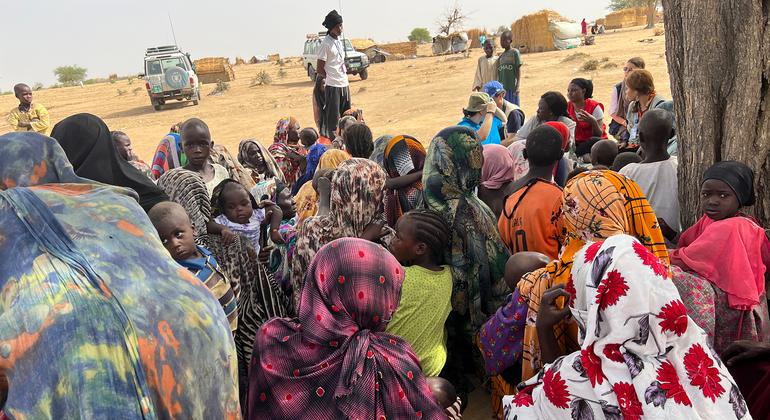 Refugiados sudaneses llegando a Chad a principios de 2023 tras un estallido de violencia en Darfur, Sudán. (Foto de archivo)