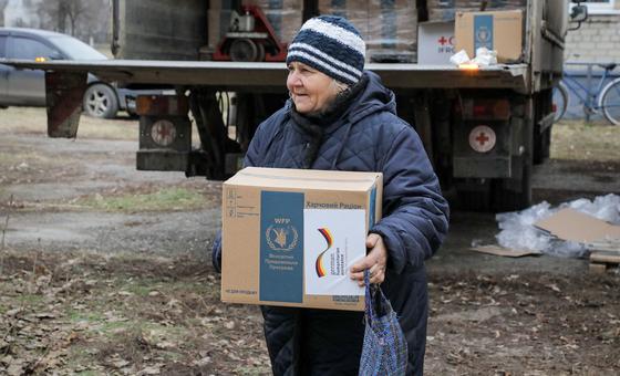 Hampir 2 juta orang Ukraina diberikan bantuan tunai yang penting