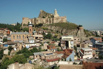 Вид на крепость Нарикала в Тбилиси, Грузия.