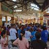 रखाइन प्रान्त, म्यांमार में चक्रवात मोका से प्रभावित लोगों को WFP खाद्य वितरण.