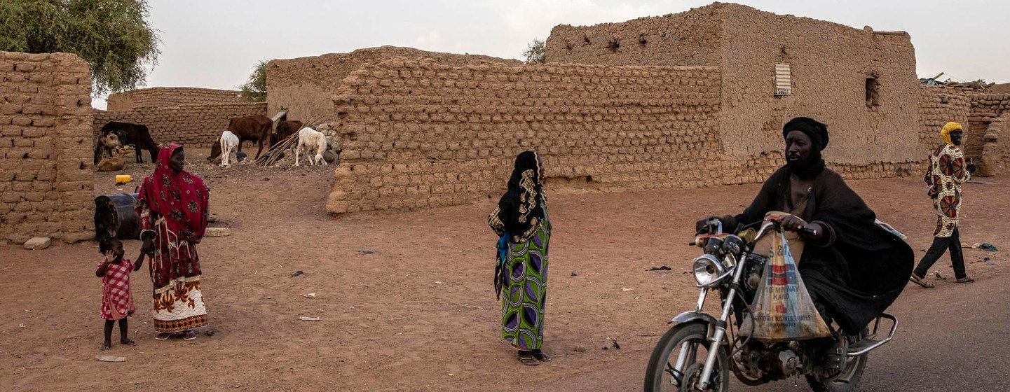 La situation sécuritaire au Mali s'est détériorée au point que la survie même de l'État est menacée.