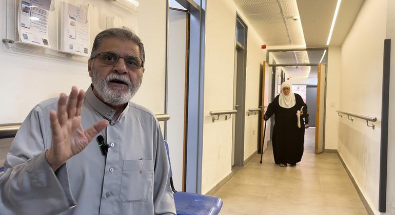 Abdul Sattar Hasan, de 67 años, ha sido paciente durante 22 años del centro de salud de UNRWA en el campo de refugiados palestinos Al-Baddawi, Líbano.