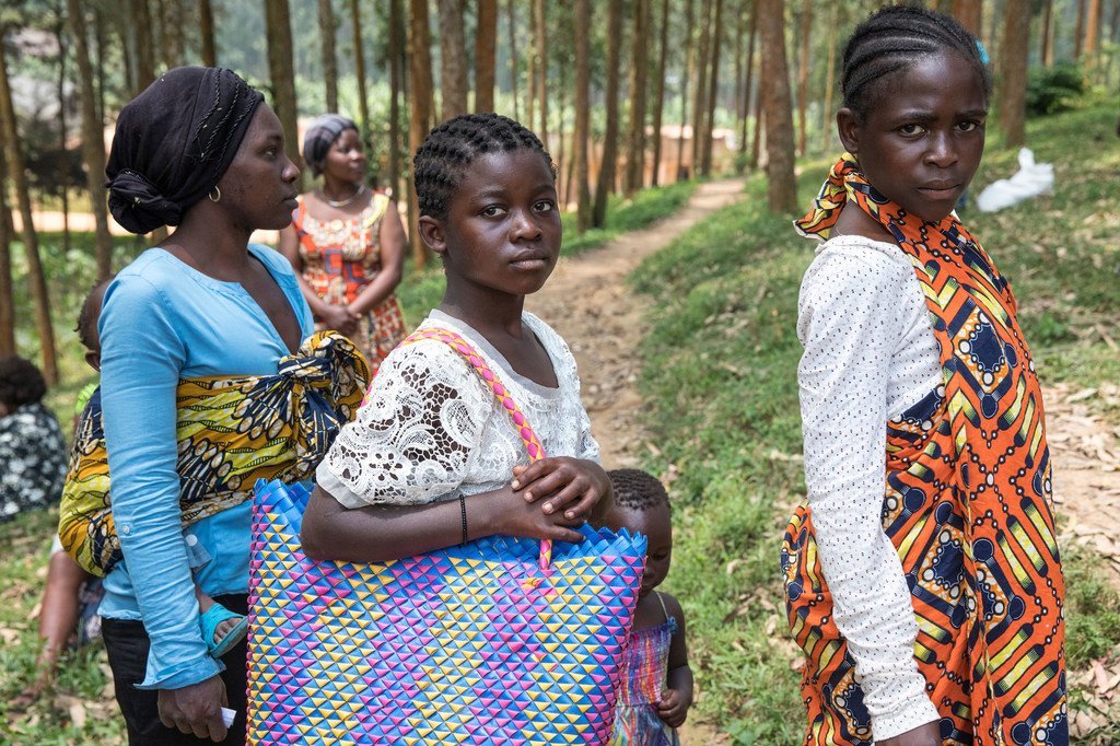 Vifurushi vya chakula WFP vyasambazwa kwa manusura wa Ebola na watu waliogusana nao huko Muchanga, Katwa, Butembo.