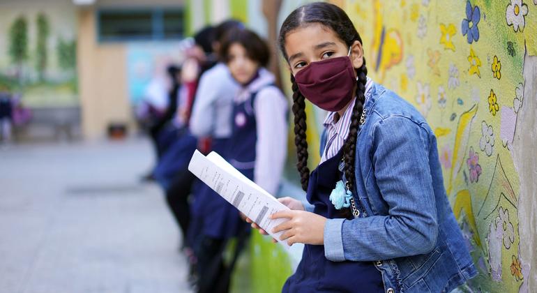 Crianças e adolescentes afetados pela crise no Líbano enfrentam desafios educacionais