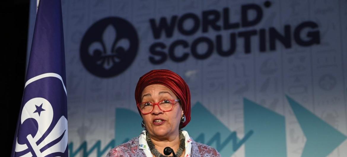 أمينة محمد نائبة الأمين العام للأمم المتحدة تلقي كلمة في أمام مؤتمر الكشافة العالمي الثالث والأربعين، في العاصمة المصرية القاهرة.