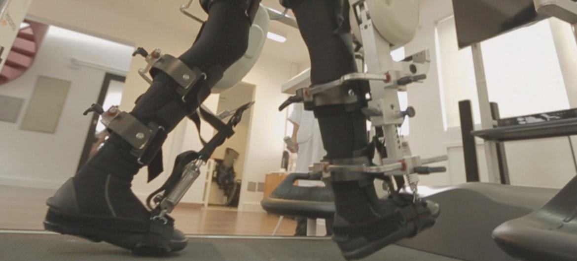 Exoesqueleto criado pelo neurocientista Miguel Nicolelis
