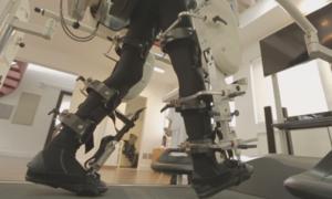 Exoesqueleto creado por el neurocientífico Miguel Nicolelis.