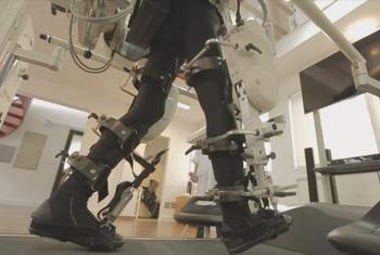 Exoesqueleto creado por el neurocientífico Miguel Nicolelis. Exoesqueleto creado por el neurocientífico Miguel Nicolelis.