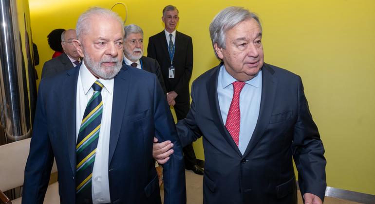 O secretário-geral António Guterres com o presidente Luiz Inácio Lula da Silva do Brasil, nos bastidores da 78ª sessão da Assembleia Geral da ONU