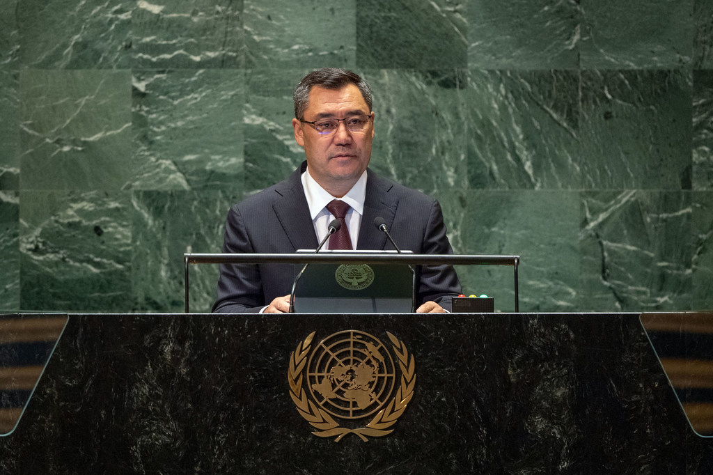 吉尔吉斯斯坦总统扎帕罗夫在一般性辩论上发言。