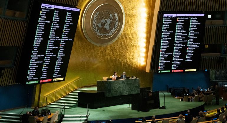 بعد رفض منح تأشيرات دخول الولايات المتحدة لممثلي فلسطين، الجمعية العامة تعتمد قرارا بشأن مشاركتها عن بُعد