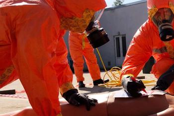 2000 сотрудников экстренных служб прошли обучение по вопросам готовности к инцидентам с химическими веществами в Украине. 