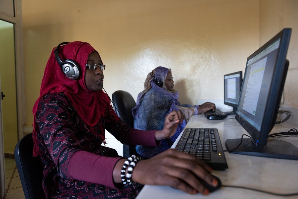Les progrès de la technologie ont aidé ce centre d'emploi de Nouakchott, en Mauritanie, à toucher davantage de demandeurs d'emploi.