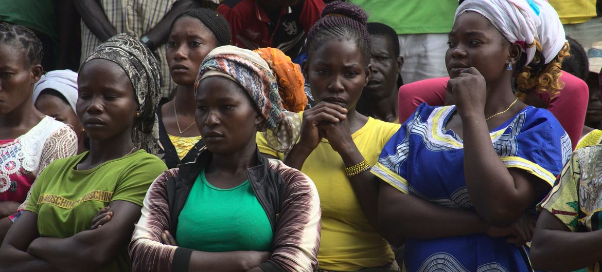 中非共和国逃离反叛团体暴力的流离失所者。