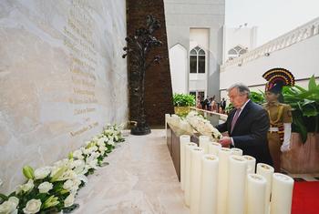 2022年10月，秘书长古特雷斯在访问印度期间出席悼念活动，向“11·26”孟买泰姬玛哈酒店恐怖袭击事件中的遇难者致敬。 