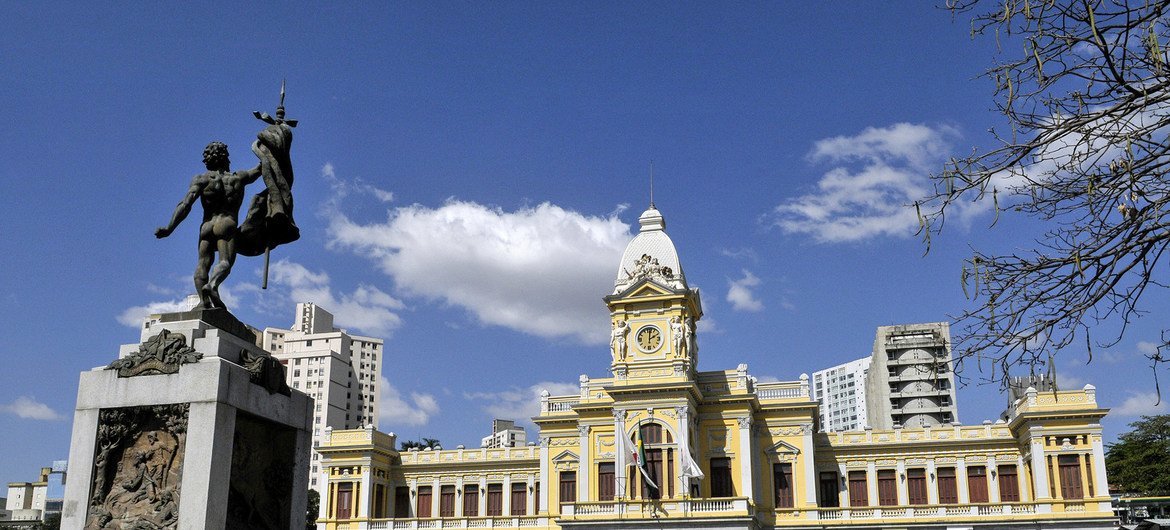 Graças a esse processo, os painéis foram exibidos em cidades brasileiras como São Paulo e Belo Horizonte. As obras de arte também encheram os olhos de admiradores em Paris, França.