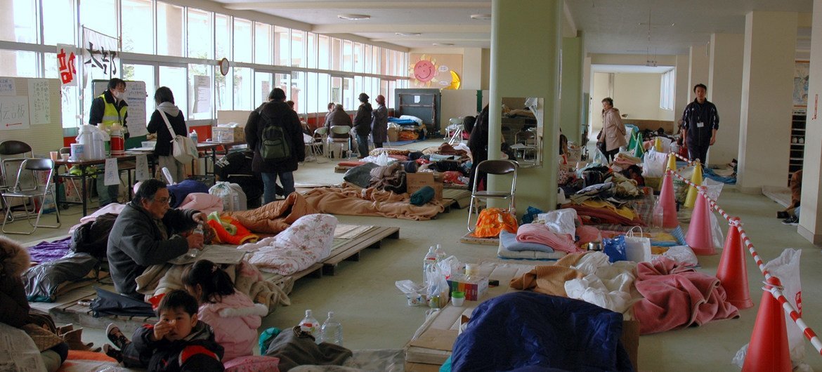 日本海啸灾民避难所。