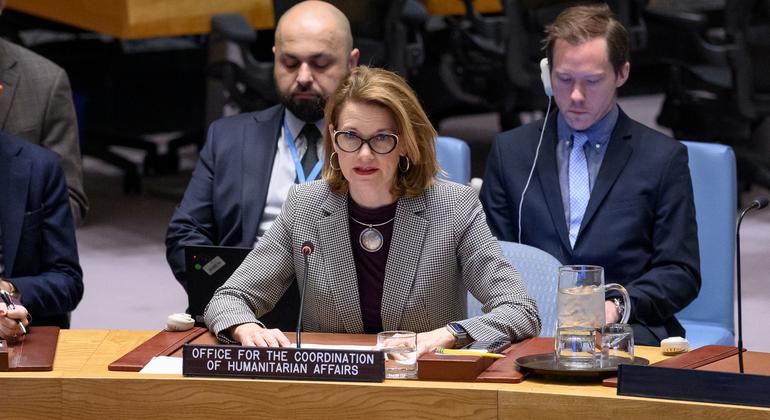 ليزا دوتن، مديرة قسم التمويل والشراكات في مكتب الأمم المتحدة لتنسيق الشؤون الإنسانية (أوتشا)، تتحدث في اجتماع مجلس الأمن بشأن الوضع في سوريا. ليزا دوتن، مديرة قسم التمويل والشراكات في مكتب الأمم المتحدة لتنسيق الشؤون الإنسانية (أوتشا)، تتحدث في اجتماع مجلس الأمن بشأن الوضع في سوريا.