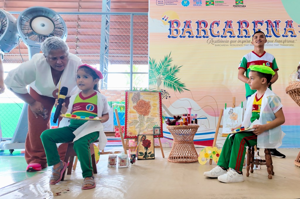 Watoto huko Barcarena, Pará, Brazili, hujifunza kuhusu kujitayarisha kwa majanga na utunzaji wa mazingira katika shule zote.