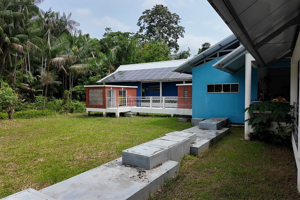 Kwa miaka mitatu iliyopita, Shule ya Manispaa ya Maria Naura Gouvêa, huko Pará, Brazili, imekuwa ikitekeleza kwa vitendo mojawapo ya mada zilizojadiliwa katika COP30: kukabiliana na ulimwengu uliojaa matukio hatari ya hali ya hewa.