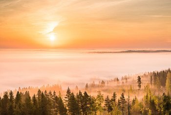 Lever de soleil en septembre à Alajärvi, en Finlande.