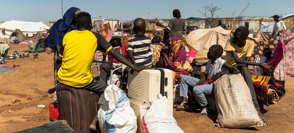 People displaced by conflict in Sudan cross over the border to South Sudan.
