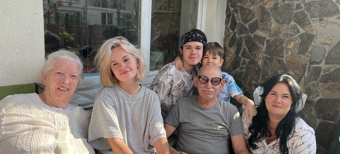 Любовь Базив с семьей в Гостомеле летом 2022 года.