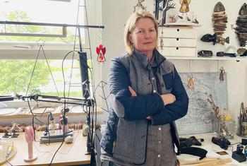 Наталья Наконечная  в своей мастерской. 