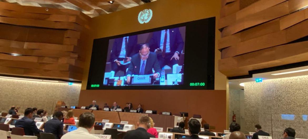 Заседание второй сессии подготовительного комитета обзорной конференции сторон Договора о нераспространении ядерного оружия. 