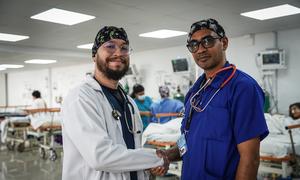 Hay unos 25.000 médicos y enfermeros venezolanos en Perú deseosos de servir en sus comunidades.