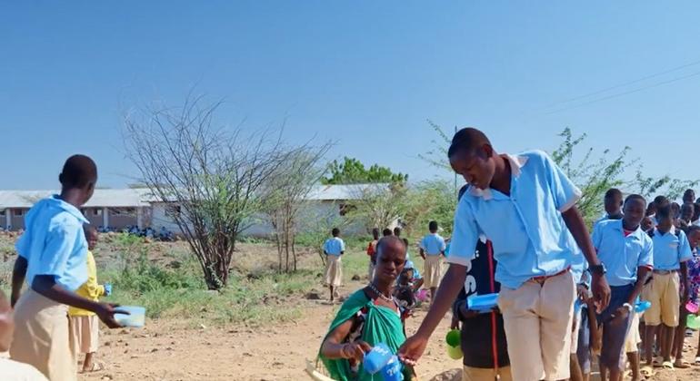 Philip, un chico refugiado de 17 años que ahora cursa 5º curso en la escuela primaria especial de Kalobeyei, en el asentamiento de refugiados de Kakuma.