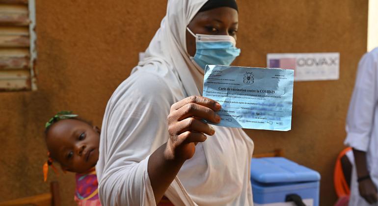 Cases drop for first time as Africa’s fourth COVID-19 wave ebbs