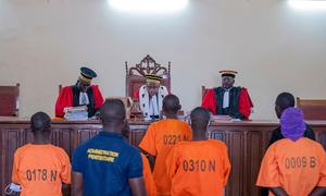 En République Centrafricaine, la MINUSCA aide le ministère de la justice à améliorer ses institutions judiciaires.