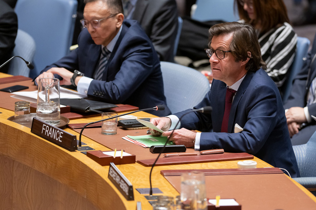 Ambassador Nicolas de Rivière of France addresses the Security Council meeting on the situation in the Middle East, including the Palestinian question.