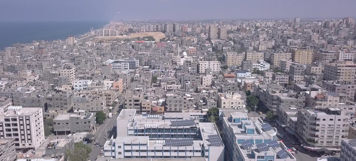 加沙城。由于占领当局以色列的严密封锁，联合国人权特别报告员将这块巴勒斯坦飞地形容为“世界上最大的露天监狱”。