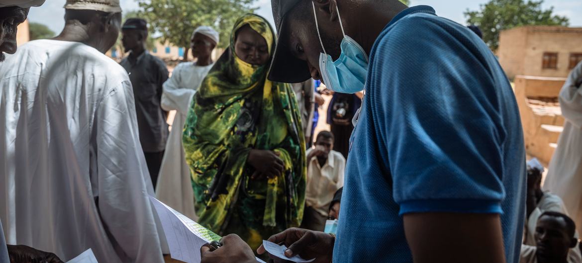 国际移民组织是在苏丹西达尔富尔省朱奈纳向境内流离失所者提供支持的人道主义机构之一。（资料图）