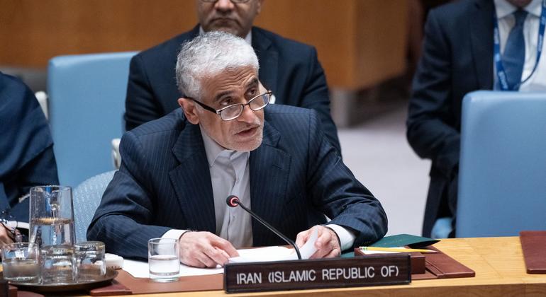 السفير الإيراني أمير سعيد إيرواني يلقي كلمة في اجتماع مجلس الأمن بشأن التهديدات التي يتعرض لها السلام والأمن الدوليين. السفير الإيراني أمير سعيد إيرواني يلقي كلمة في اجتماع مجلس الأمن بشأن التهديدات التي يتعرض لها السلام والأمن الدوليين.