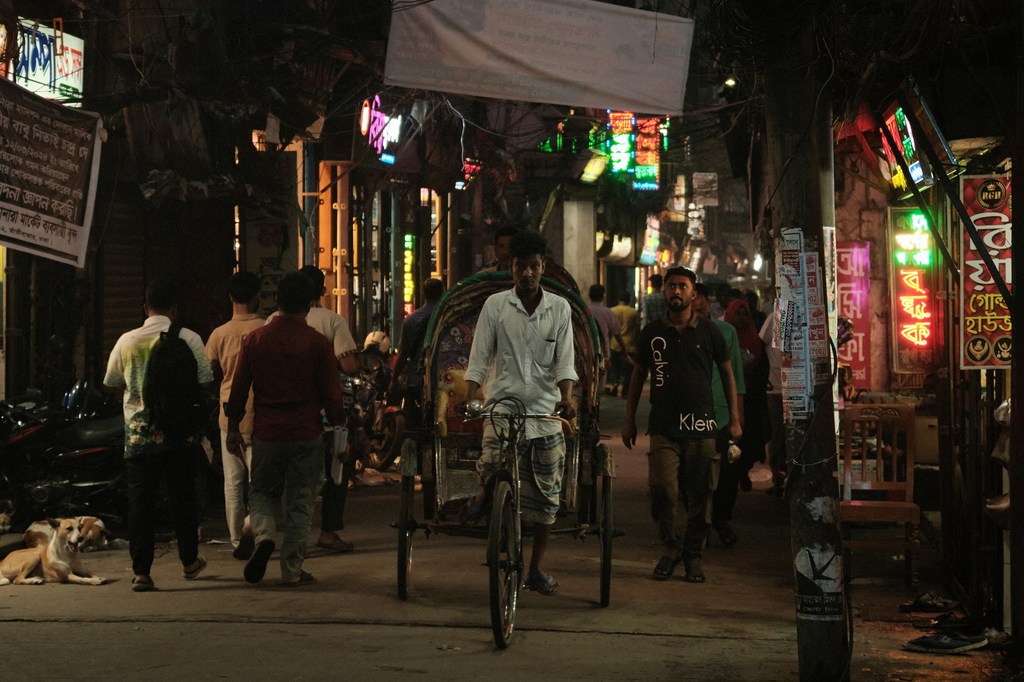 Mitaa ya Dhaka, Bangladesh.