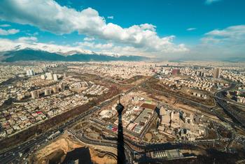 ईरान की राजधानी तेहरान का एक आसमानी दृश्य.