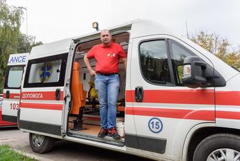 Евгений Матиаш, выпускник курсов подготовки техников скорой медицинской помощи, организованных при поддержке ПРООН.