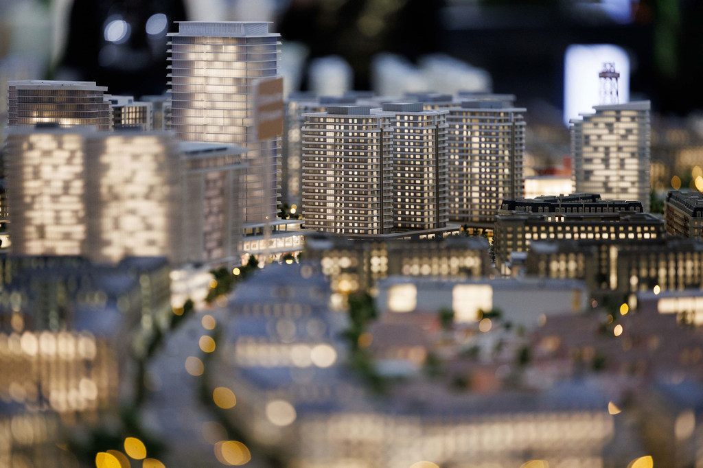 在阿塞拜疆巴库举行的气候变化大会中，展示了绿色城市模型和其他基于气候解决方案的展览。