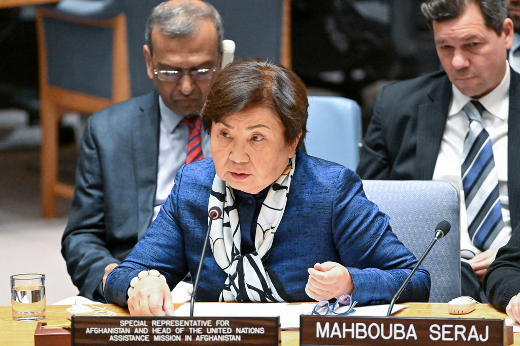 Roza Otunbayeva, Mwakilishi Maalum wa Katibu Mkuu wa UN nchini Afghanistan, akihutubia Baraza la Usalama kuhusu hali ya usalama nchini humo