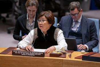 روزا أوتونباييفا، الممثلة الخاصة للأمين العام ورئيسة بعثة الأمم المتحدة للمساعدة في أفغانستان، تطلع مجلس الأمن على الوضع في البلاد.