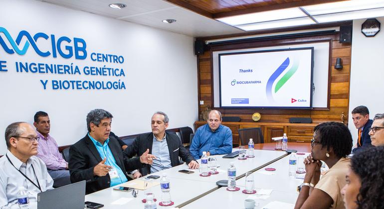 La directora ejecutivo de ONUSIDA se reunió con representantes de instituciones científicas cubanas, entre ellas BIOCUBAFARMA.